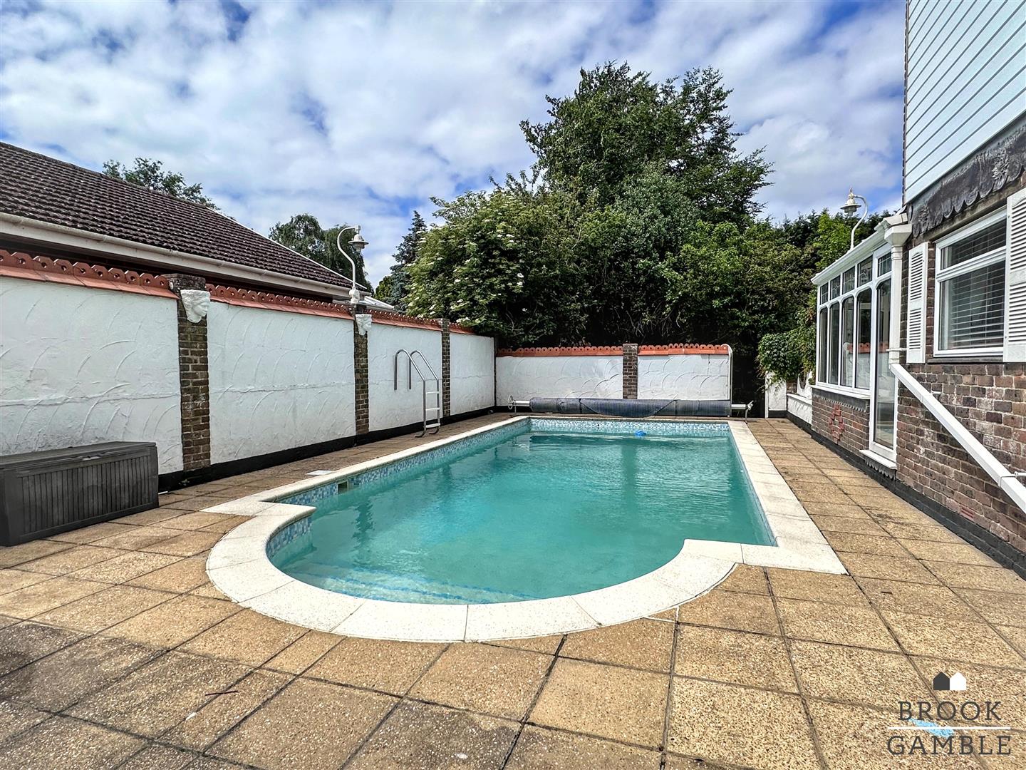 6 Bedroom House. Harley Shute Road in St. Leonards-On-Sea, 32